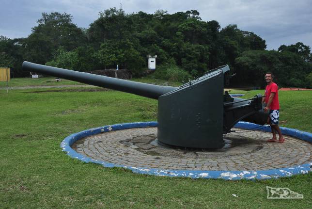 Acertando a pontaria no forte Marechal Luz, em São Francisco do Sul, litoral de Santa Catarina